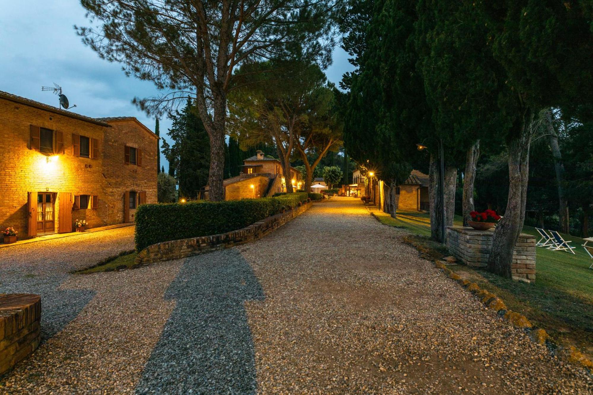 Villa Agriturismo Tenuta La Campana 아시아노 외부 사진